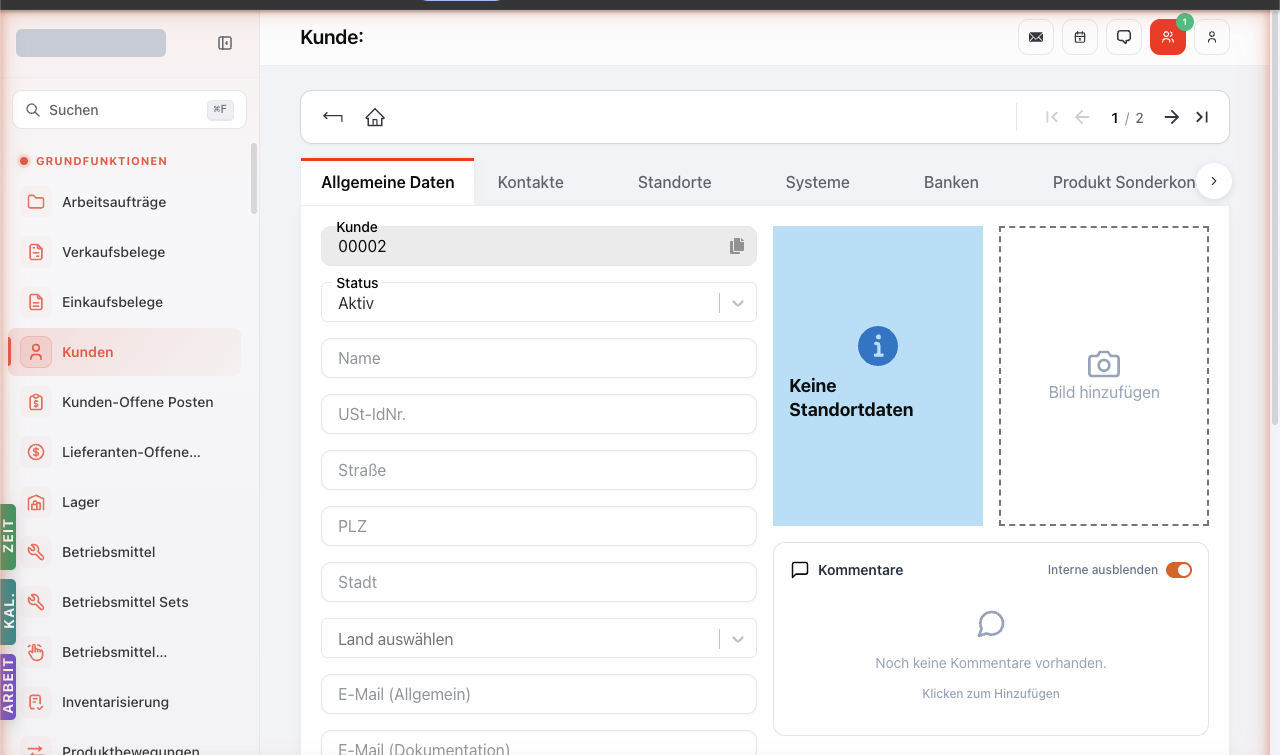 Kunden-Detail mit Tabs Allgemeine Daten (aktiv), Kontakte, Standorte, Systeme, Banken, Produkt Sonderkonditionen. Felder: Status (Aktiv), Name, USt-IdNr., Straße, PLZ, Stadt, Land, E-Mail.