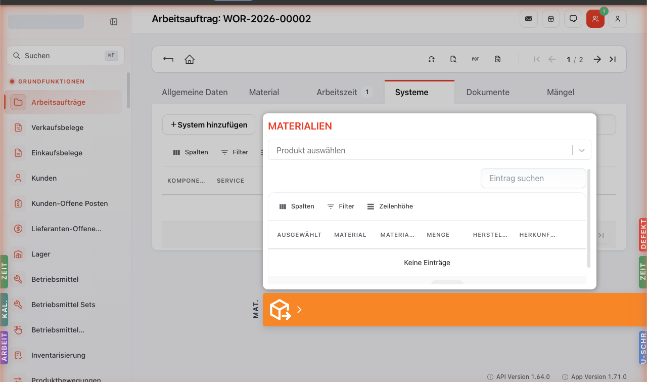 Material-Modal nach Klick auf den Mat.-Button. Header MATERIALIEN in Orange, darunter Dropdown 'Produkt auswählen' und Suchfeld. Tabelle mit Spalten Ausgewählt, Material, Materialnummer, Menge, Hersteller, Herkunftsort. Im Beispiel noch leer.