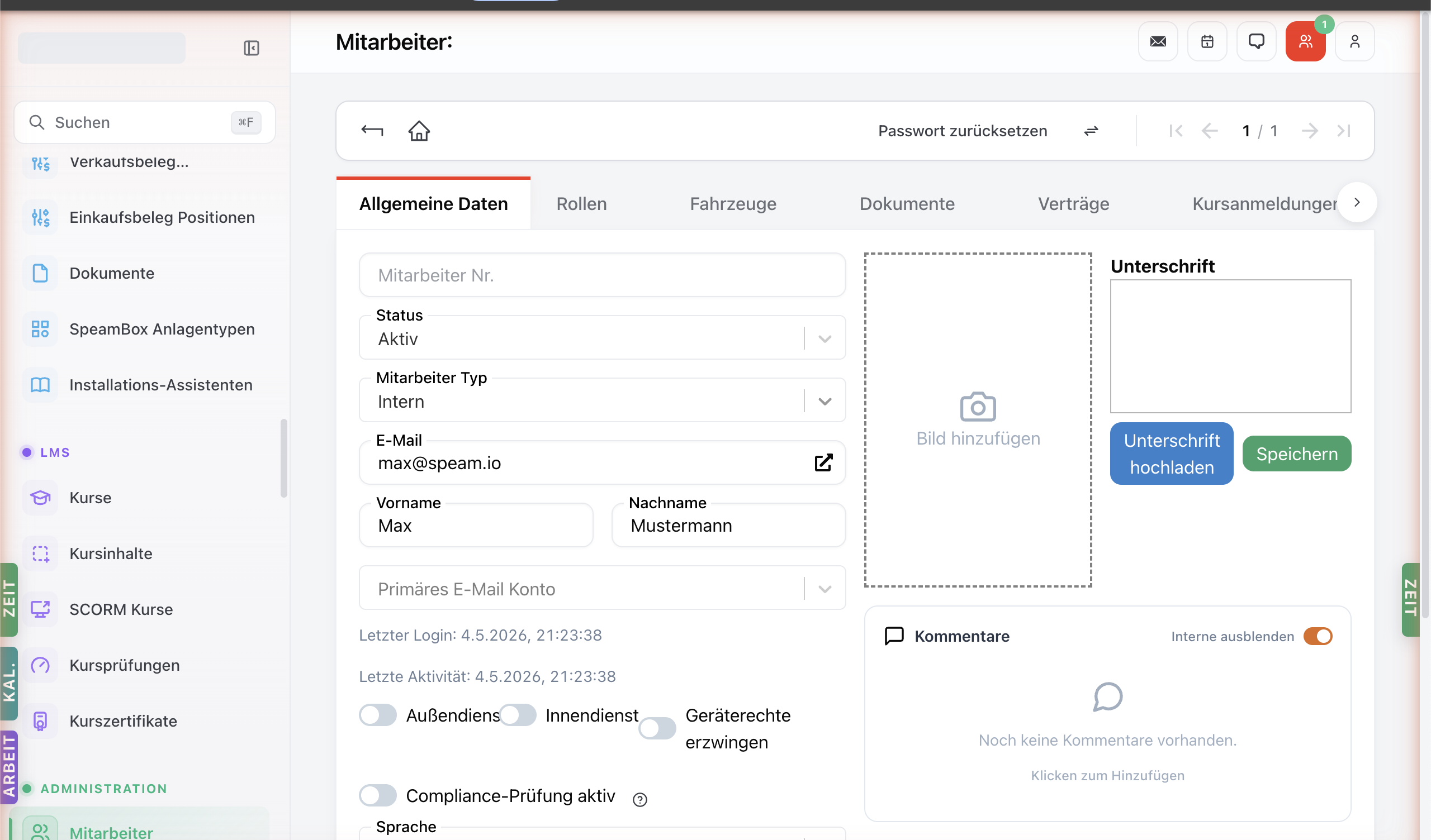 Mitarbeiter-Detail mit Tabs Allgemeine Daten / Rollen / Fahrzeuge / Dokumente / Verträge / Kursanmeldungen.