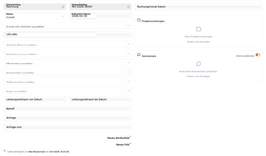 Verkaufsbeleg-Detail (Beleg-Typ Rechnung, INV-2026-00001). Tabs Allgemeine Daten / Positionen / Textblöcke / Dokumente. Toolbar oben rechts mit ZUGFeRD-PDF, Druck, Mail, Lock-Icon. Form-Felder für Empfänger, Datum, Mitarbeiter, Kostenstelle, Zahlungsziel, Erlöskonto, Leistungszeitraum.